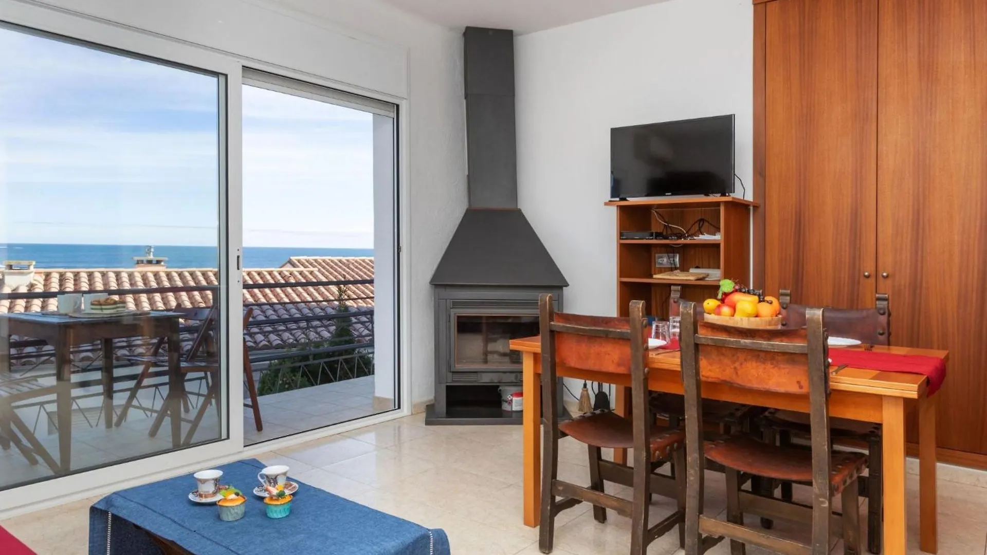 Apartment Mar I Muntanya-1 By Interhome Llanca